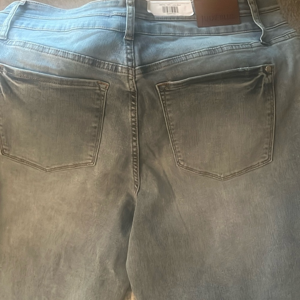 Judy BlueHigh waisted flare crop jeans